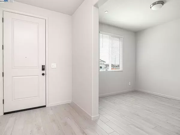 Oakley, CA 94561,663 Channel Cir