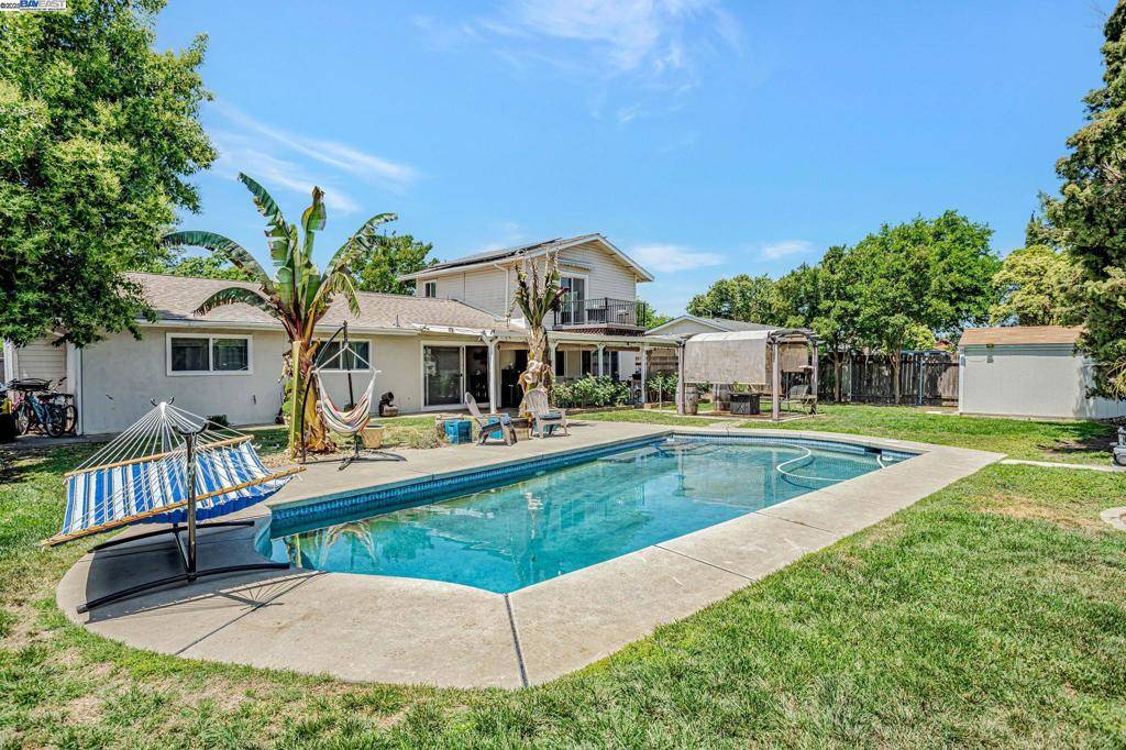 360 Calmace Dr, Dixon, CA 95620