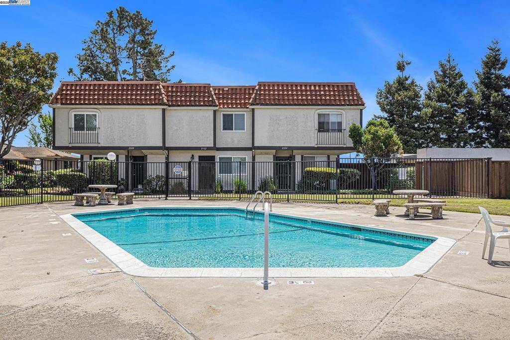San Leandro, CA 94577,14725 Doolittle Dr