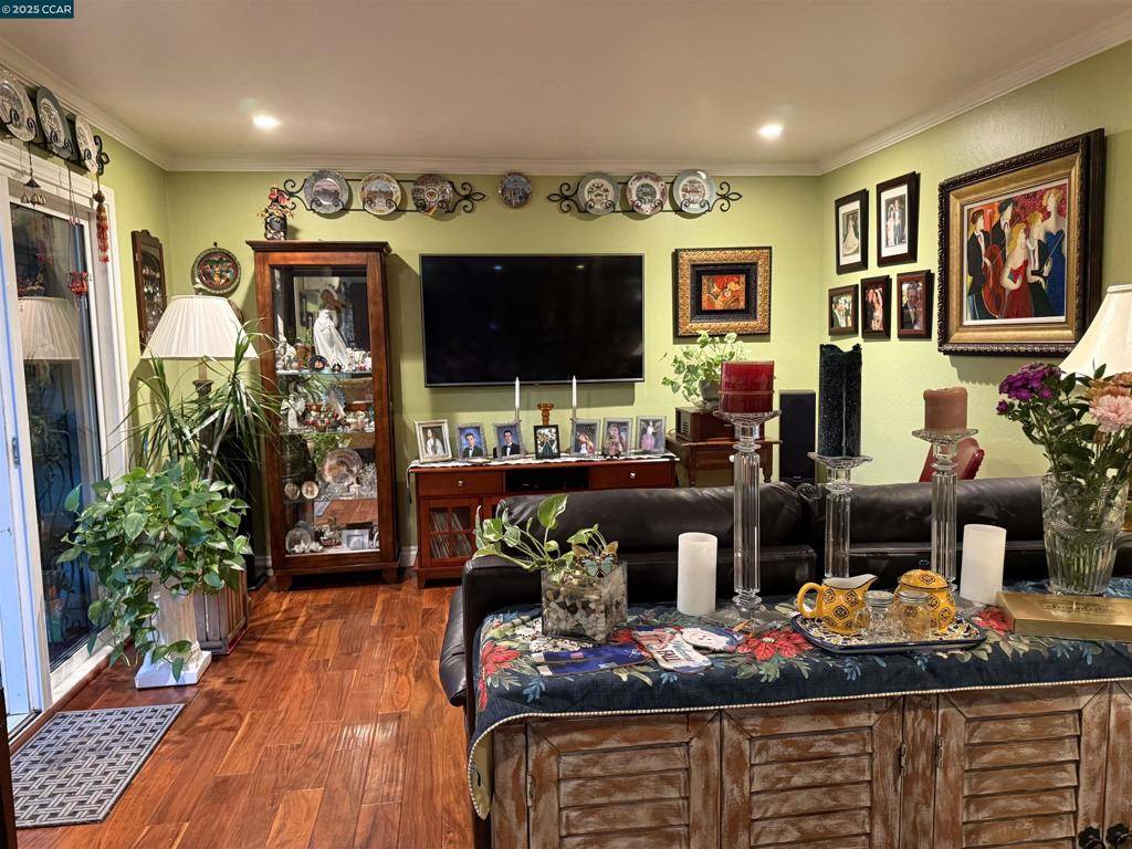 Concord, CA 94518,1036 Oak Grove Rd #105