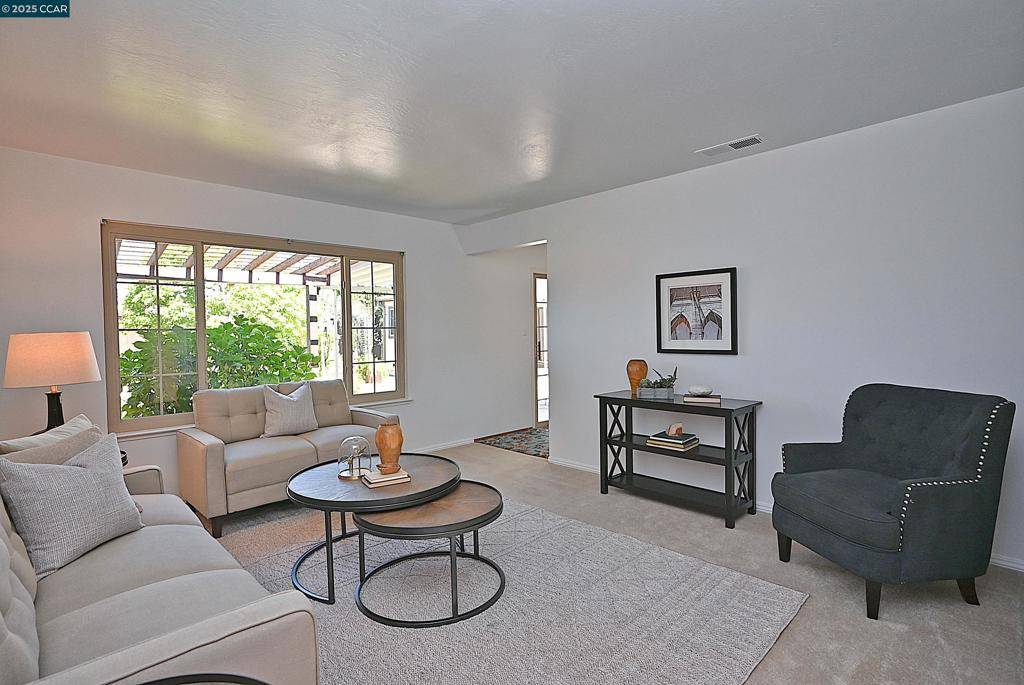 Martinez, CA 94553,1524 Martindale Dr