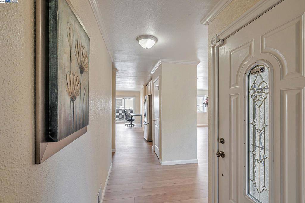 14015 Doolittle Drive, San Leandro, CA 94577