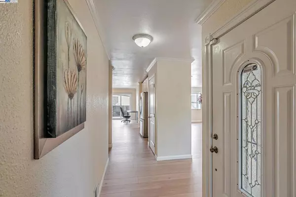 14015 Doolittle Drive, San Leandro, CA 94577