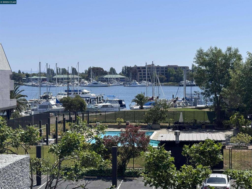 Oakland, CA 94607,5 Embarcadero #224