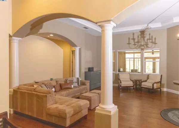 Sacramento, CA 95835,5090 Archcrest Way
