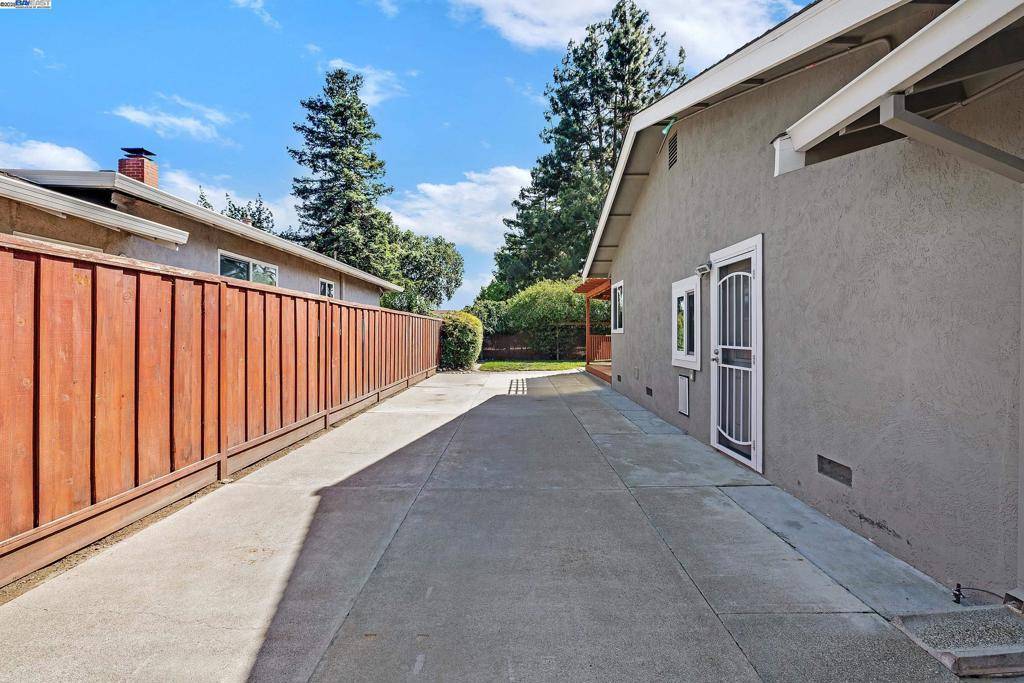 Livermore, CA 94550,5135 Charlotte Way