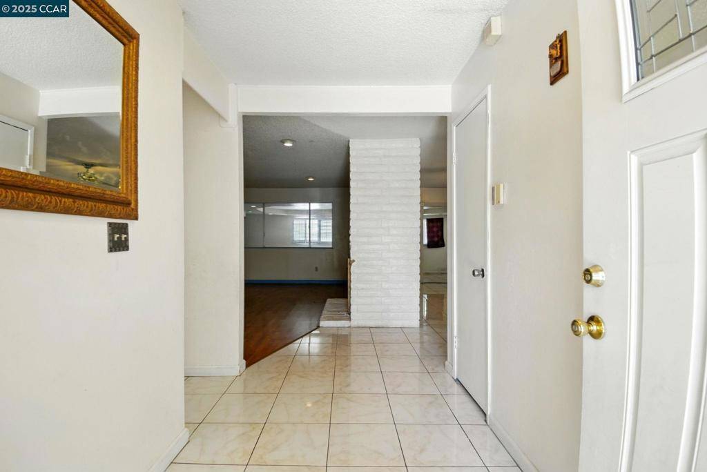 Stockton, CA 95210,9121 Eaglepoint Ln