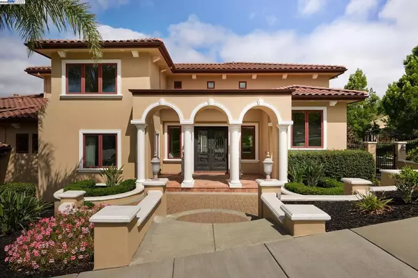 Fremont, CA 94539,44506 Vista Grande Court