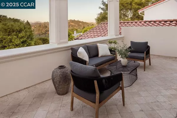 Orinda, CA 94563-3348,128 Oak Rd