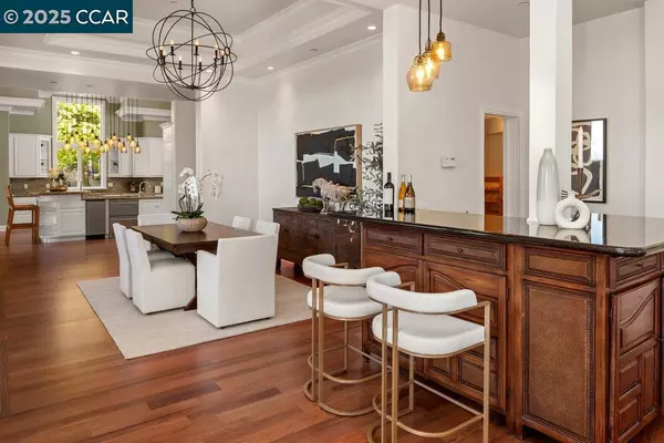 Orinda, CA 94563-3348,128 Oak Rd