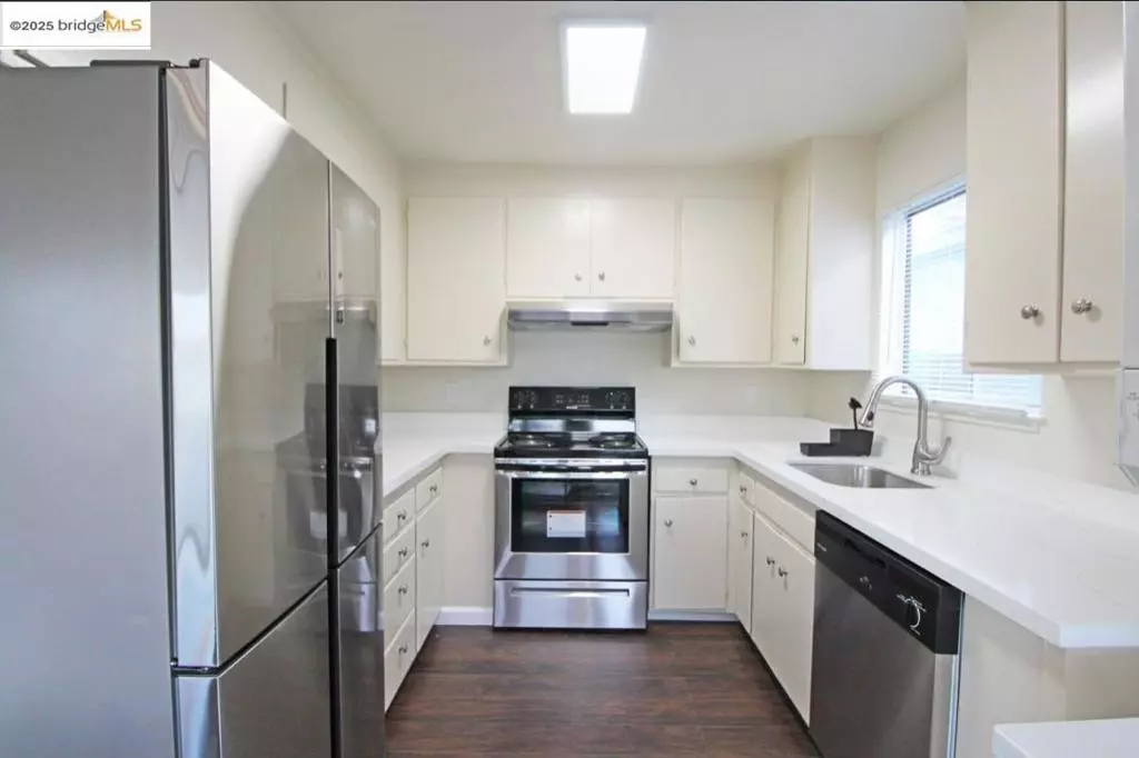 Oakland, CA 94602,3044 Capp ST