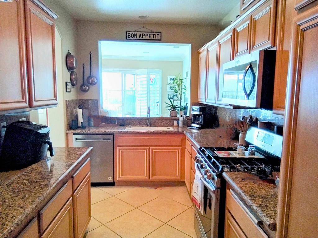 CA 91355,24350 Lorenzo Ln
