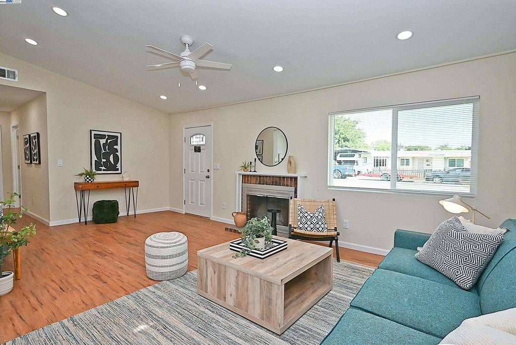 Stockton, CA 95204,2371 Del Rio Dr