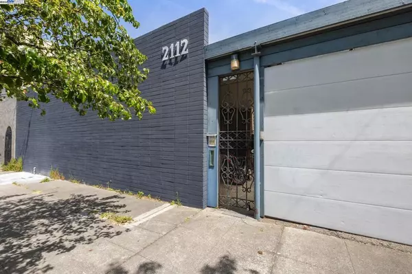 Oakland, CA 94612,2112 West St #2