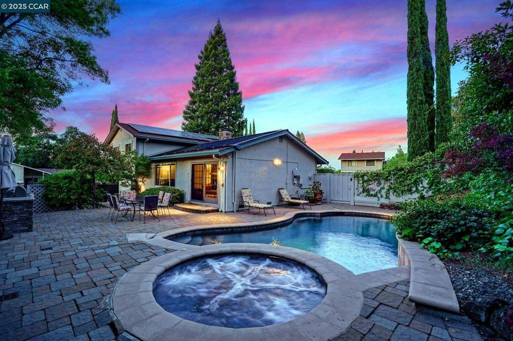 2 Kulani Ln, Pleasant Hill, CA 94523