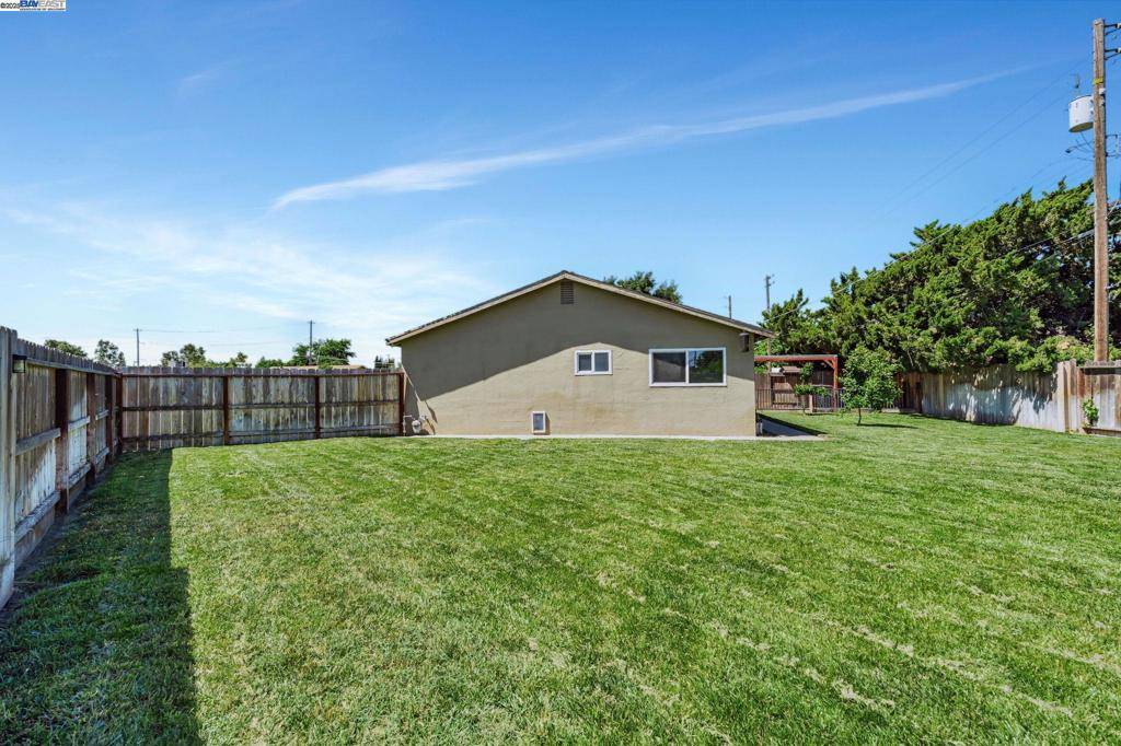 Manteca, CA 95336,604 Helen Ct