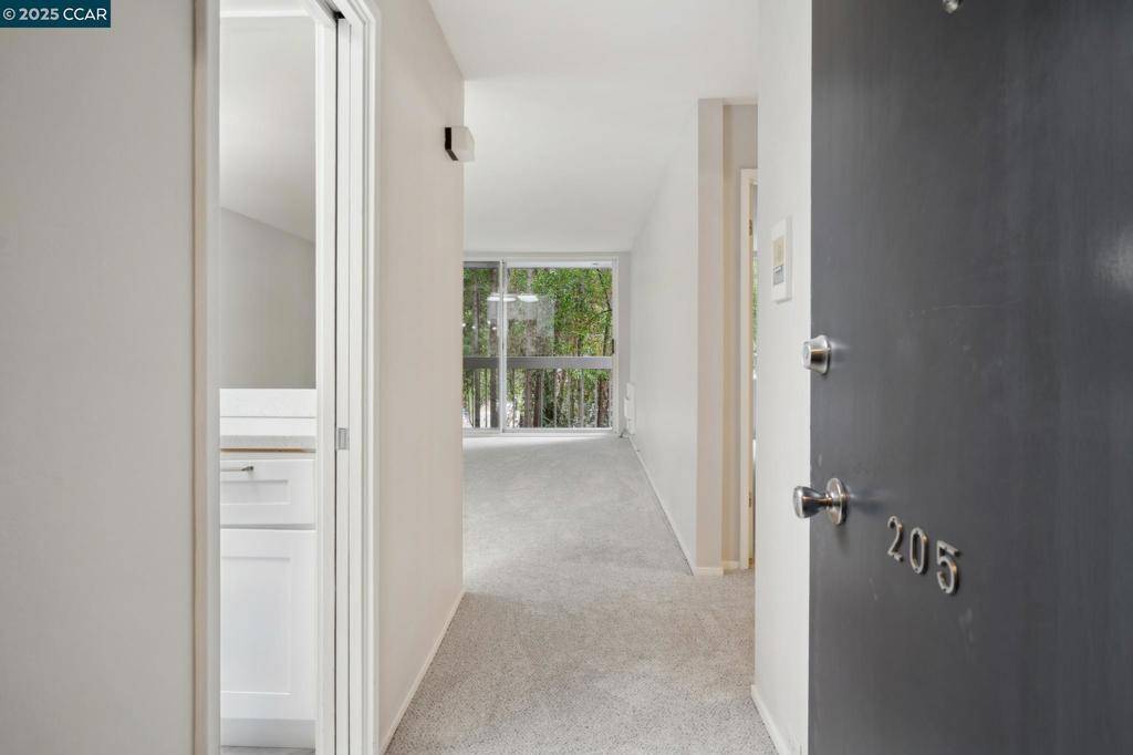 Oakland, CA 94611,758 Kingston Ave #25