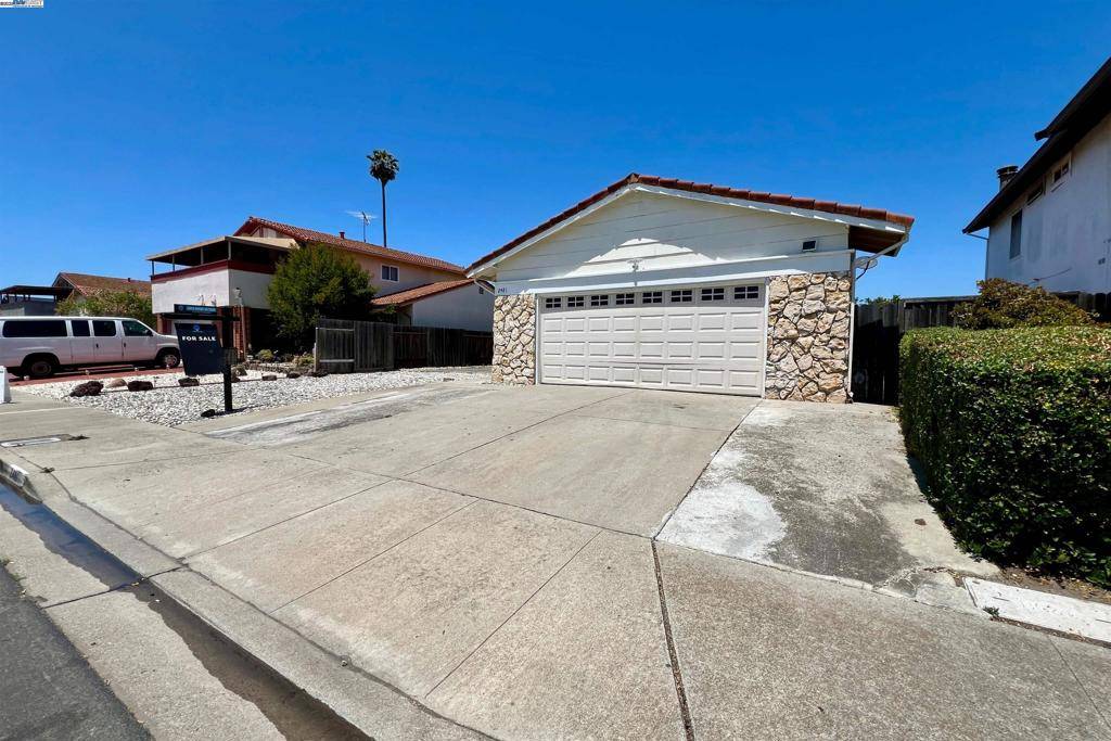 2481 Cabrillo Dr, Hayward, CA 94545