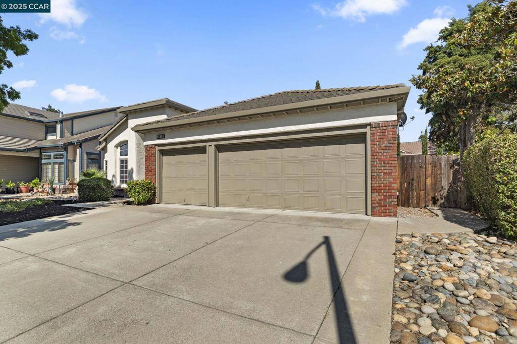 Antioch, CA 94509,2621 Larch Way
