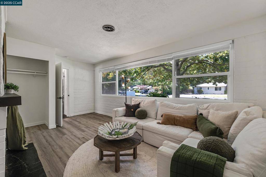 Alamo, CA 94507,51 Bolla Ave