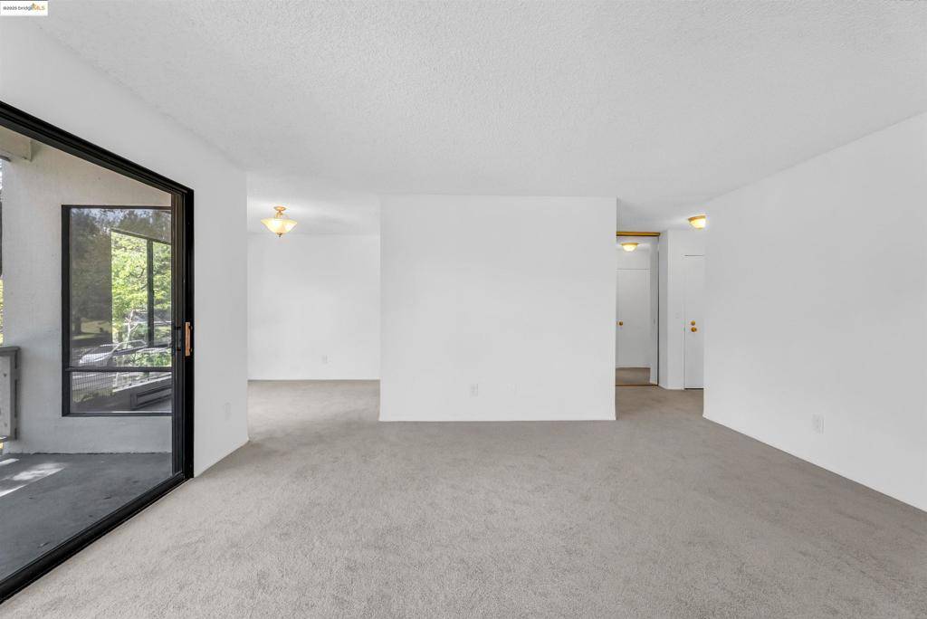 Emeryville, CA 94608,7 Commodore Dr #A251