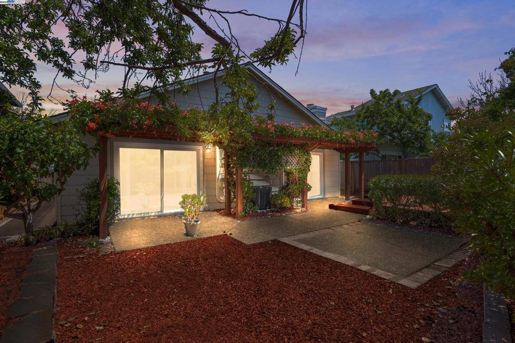 139 Justin Cir, Alameda, CA 94502