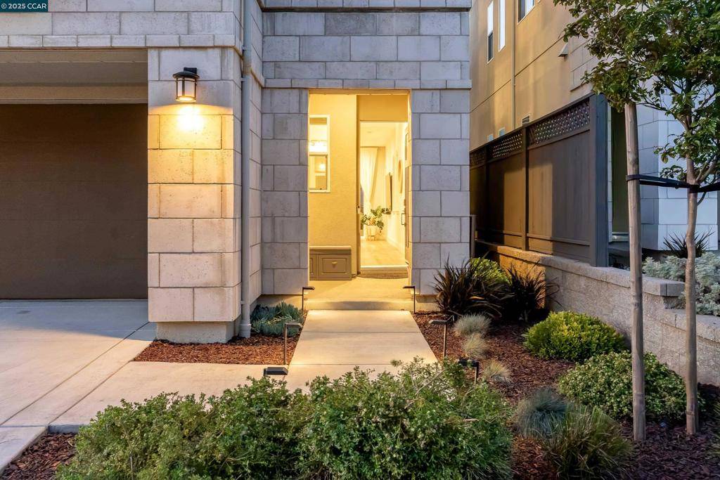 Daly City, CA 94014,112 Crape Ct