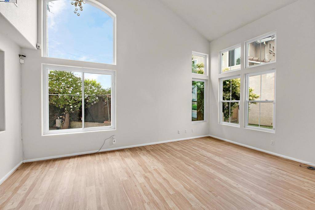 San Leandro, CA 94577,1205 Amber Court