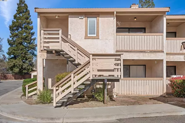 129 Ray St,  Pleasanton,  CA 94566