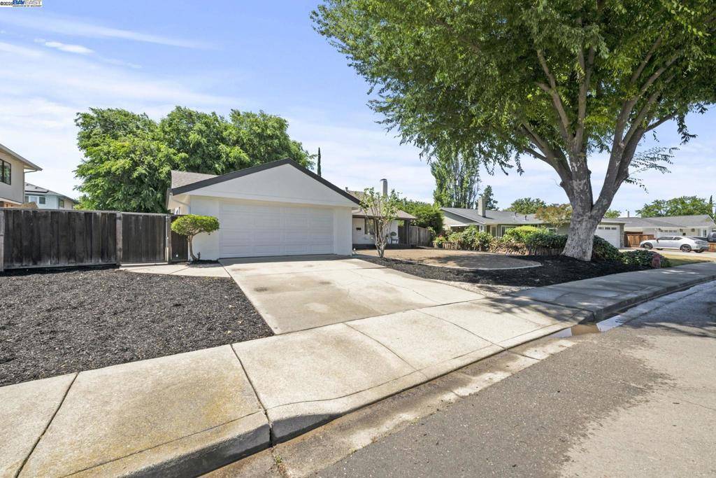 Livermore, CA 94551,516 Tanager Rd