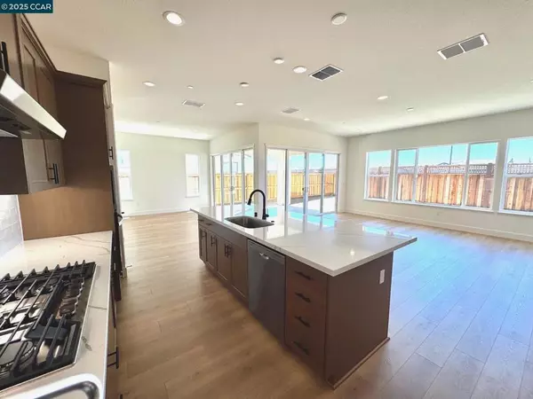 Lathrop, CA 95330,17585 Bushwick Lane