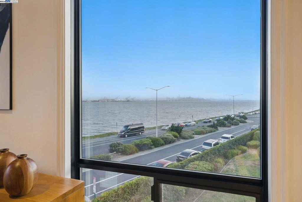 Emeryville, CA 94608,3 Commodore Dr #356