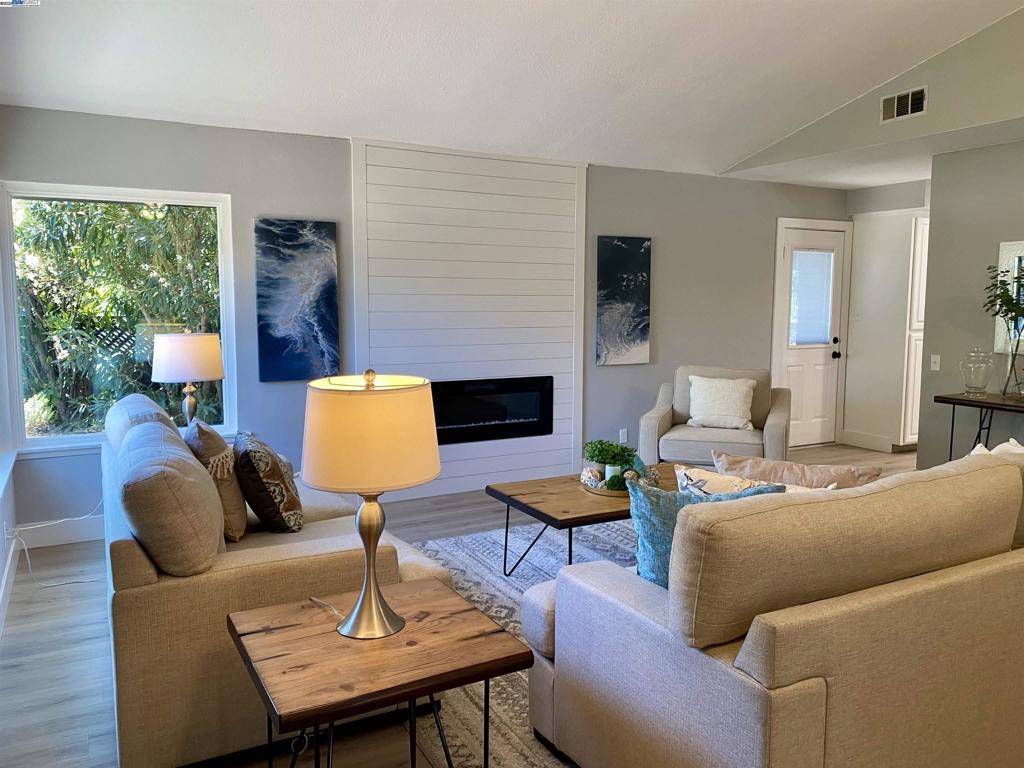 1833 Nakoma Ct, Fremont, CA 94539