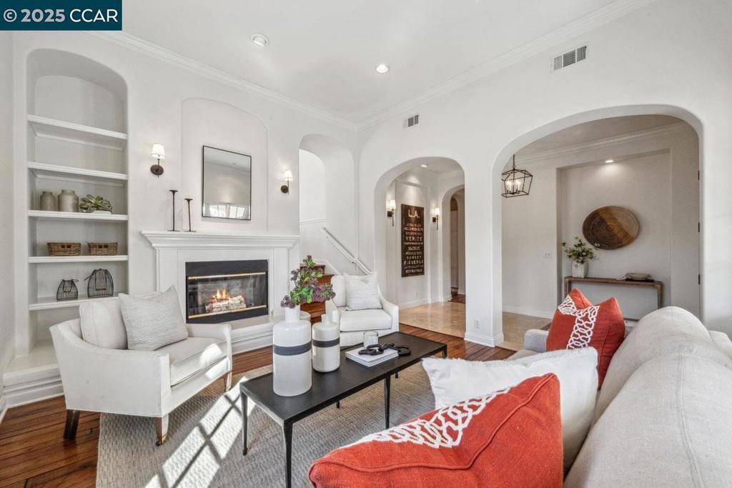 Moraga, CA 94556,5 Moraga Valley Ln