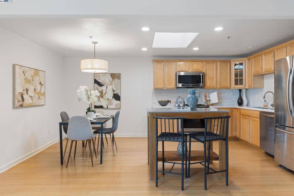 Berkeley, CA 94702,2649 San Pablo Ave #3