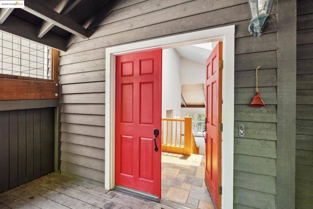 Oakland, CA 94611,7140 Thorndale Dr