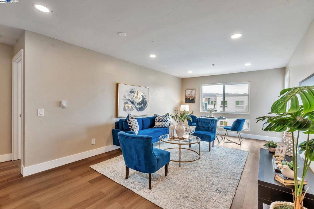 Emeryville, CA 94608,6400 Christie Ave #3404