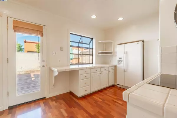 San Leandro, CA 94578,3672 Del Monte Way
