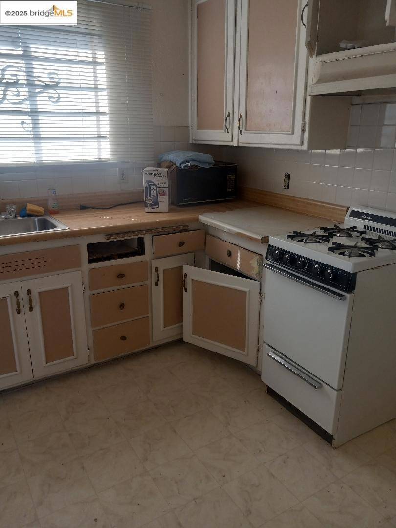 Richmond, CA 94804,238 S 3Rd St