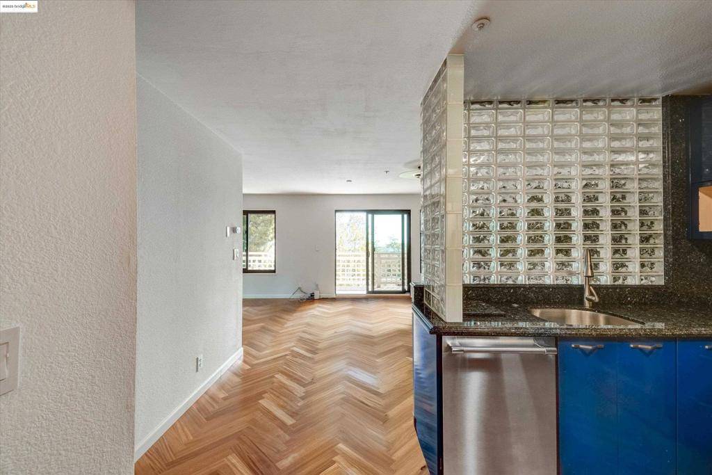 San Francisco, CA 94134,805 Red Leaf Court