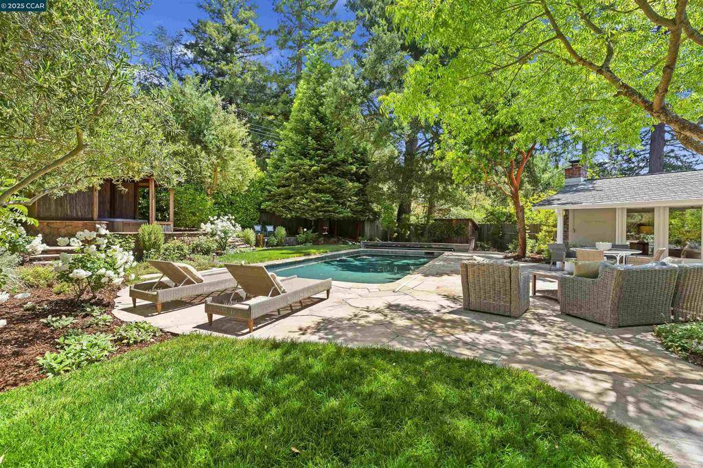 51 Ivy Dr,  Orinda,  CA 94563