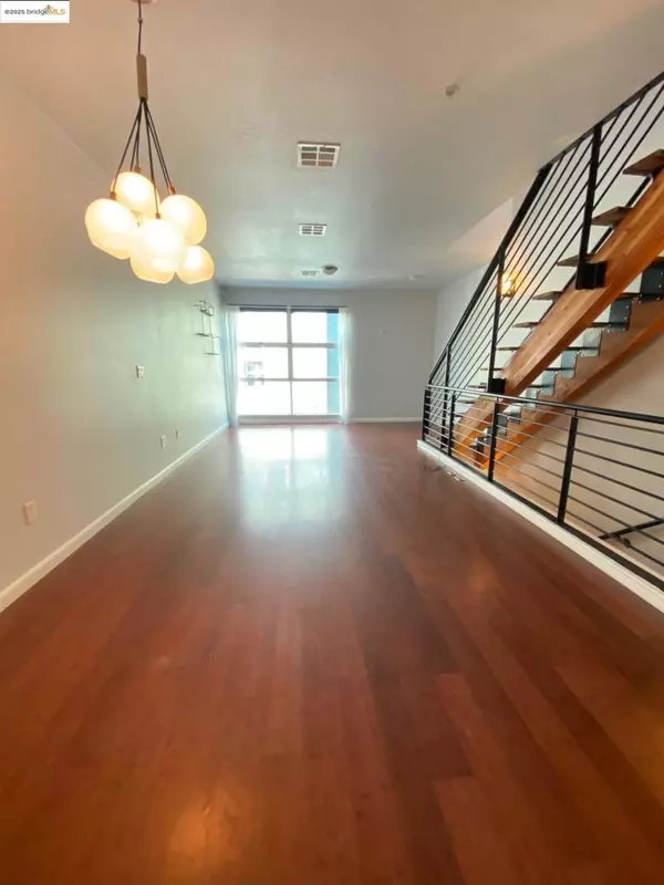 Emeryville, CA 94608,Address not disclosed