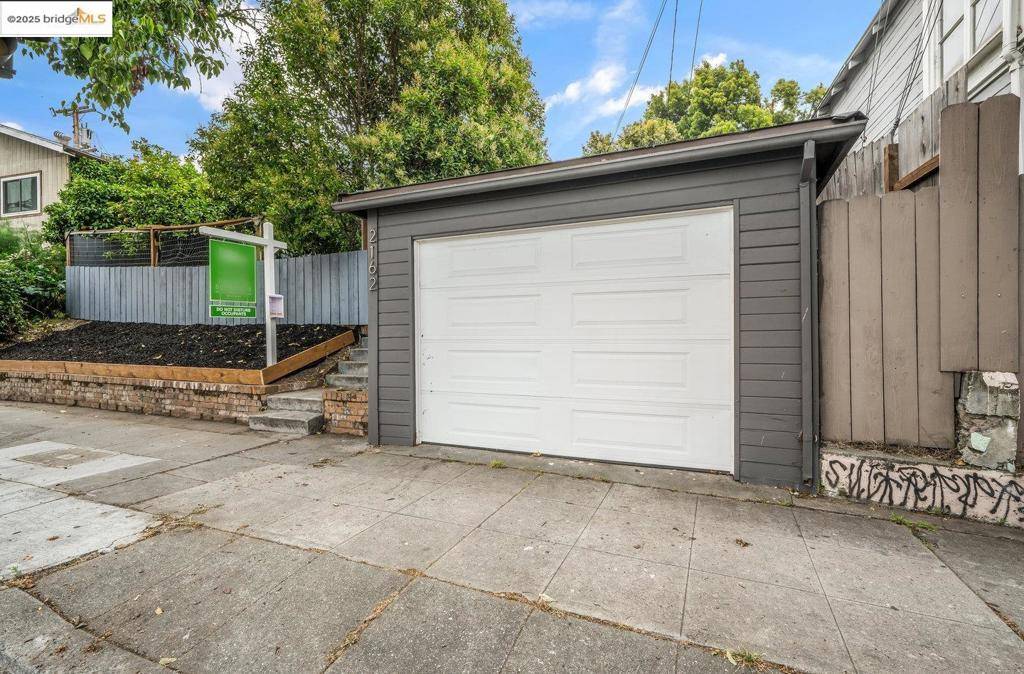 Oakland, CA 94601,2162 35Th Ave