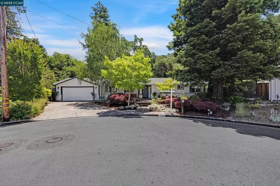 345 Shire Oaks Court, Lafayette, CA 94549