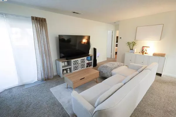 480 Cherry Ln #E, Manteca, CA 95337