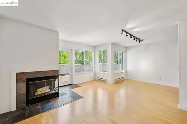 Richmond, CA 94804,92 Marina Lakes DR