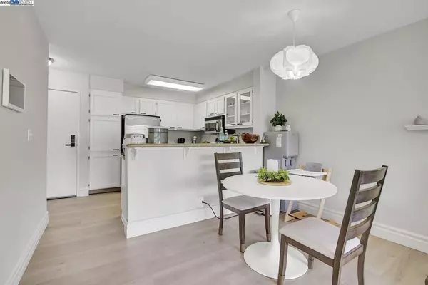 Fremont, CA 94538,39109 Guardino Dr #239