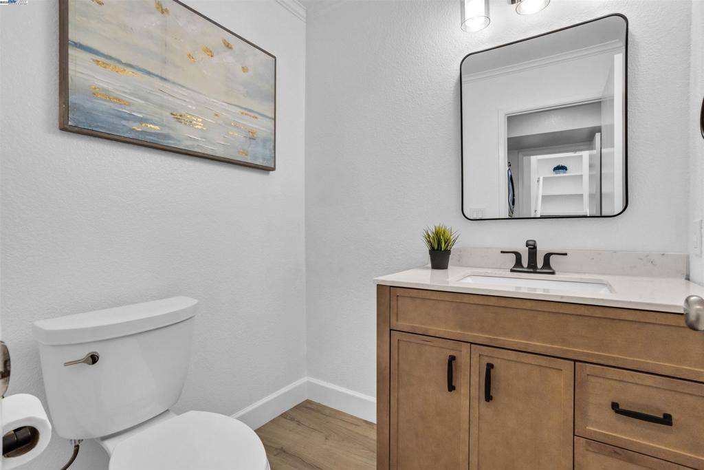 Castro Valley, CA 94546,20340 Forest Ave #4