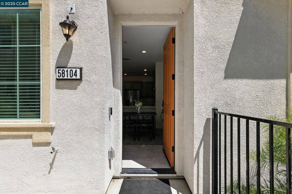 Sacramento, CA 95835,5301 E Commerce Way #58104