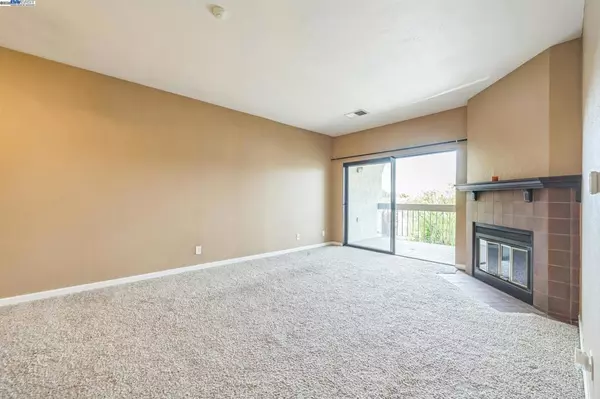 Newark, CA 94560,39887 Cedar Blvd #352